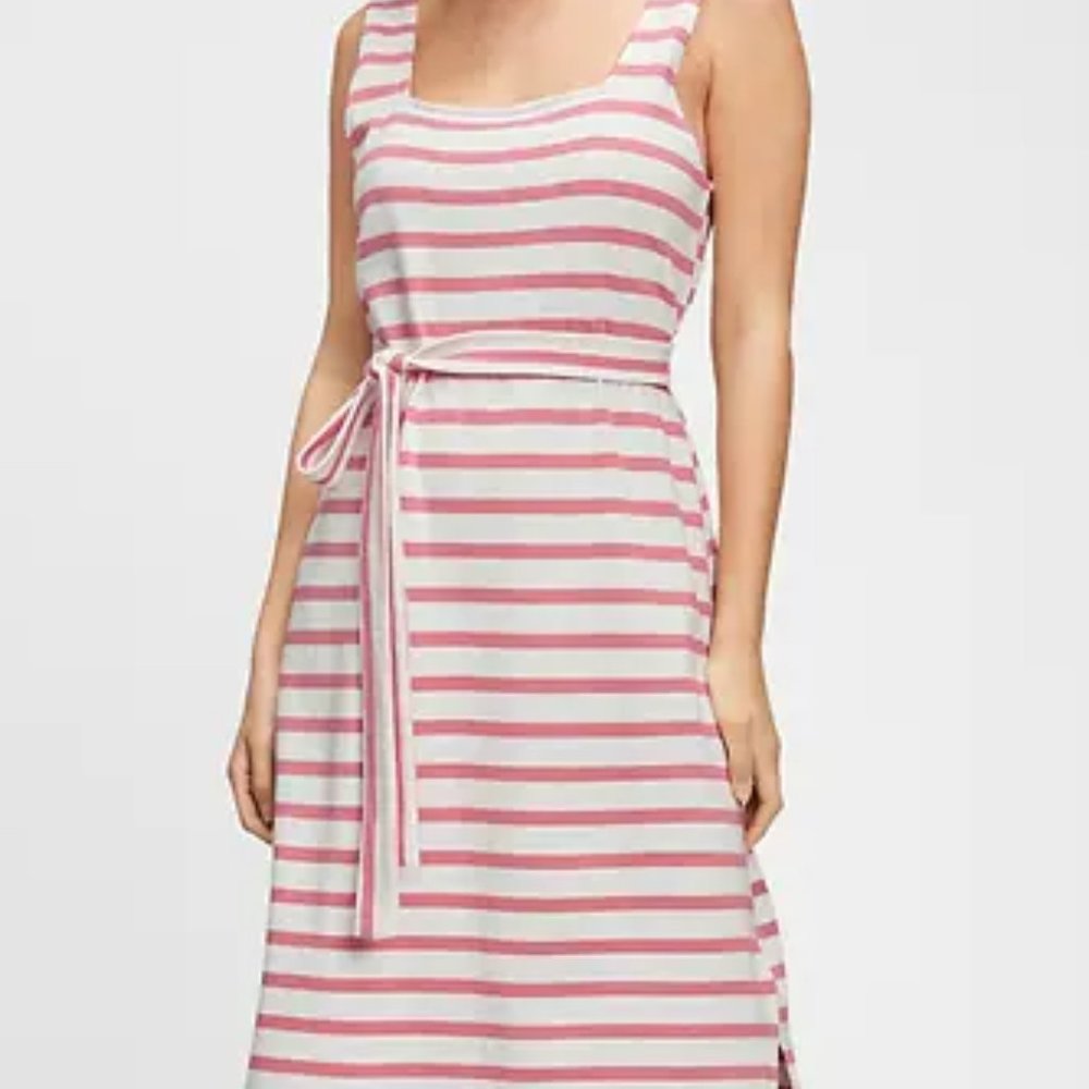 Square neck, tie waist dress